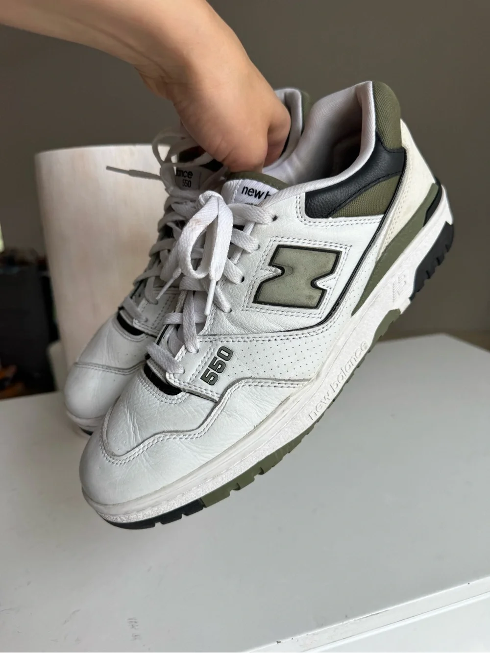 NEW BALANCE 550 WHITE & OLIVE SNEAKERS — SIZE 11.5